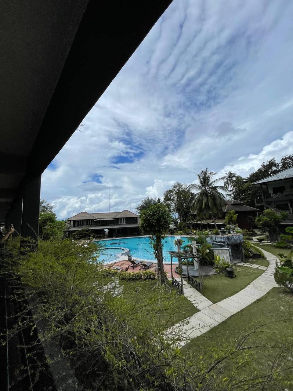 Beach Resort - Arwana Perhentian Besar Kampung Kuala Besut Bagian luar foto