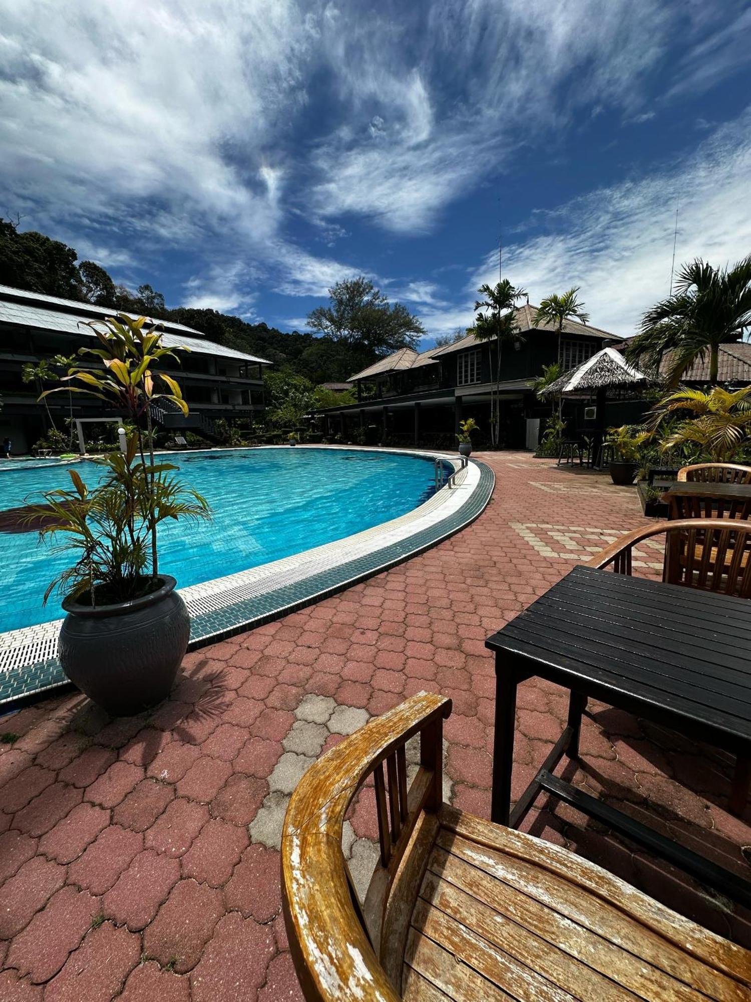 Beach Resort - Arwana Perhentian Besar Kampung Kuala Besut Bagian luar foto