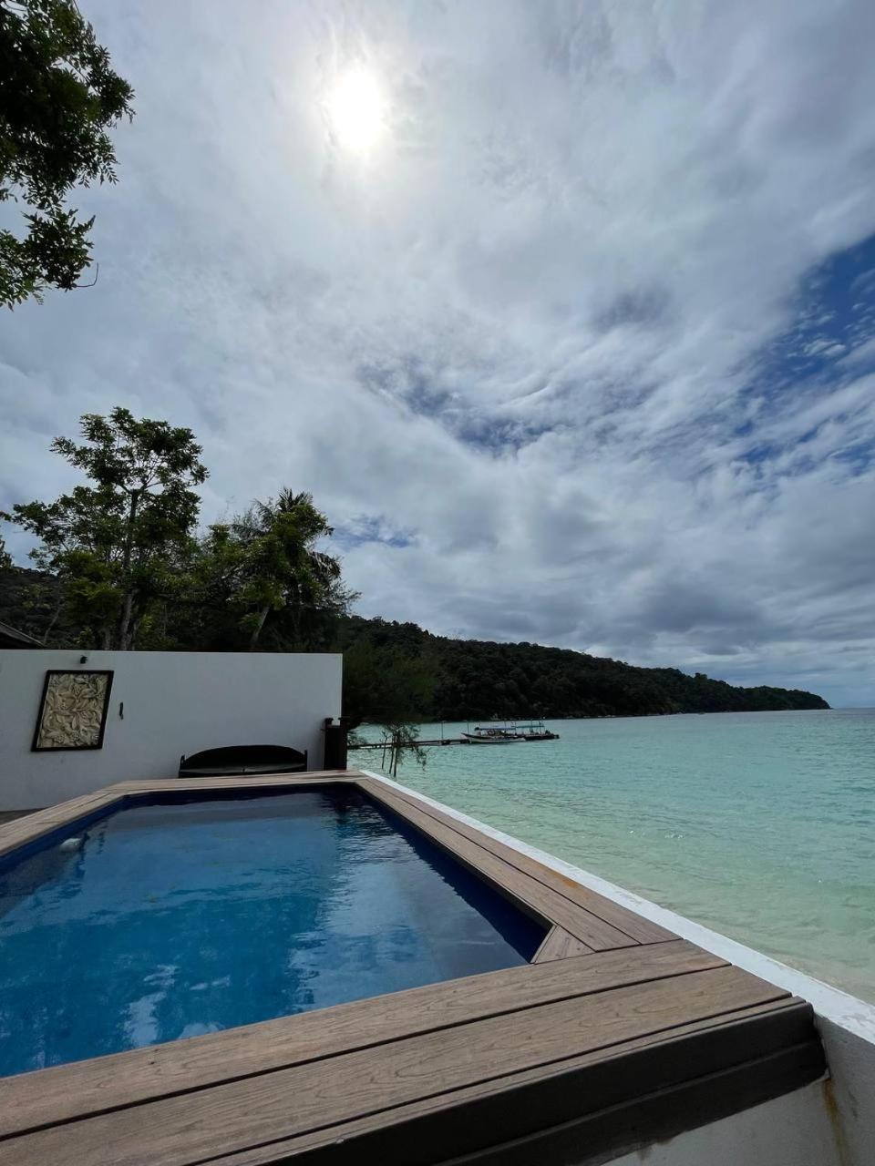 Beach Resort - Arwana Perhentian Besar Kampung Kuala Besut Bagian luar foto
